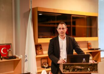 MDTO Yönetim Kurulu Üyesi Uğur Tosuner Öğrencilere Gemi Acenteliğini Anlattı